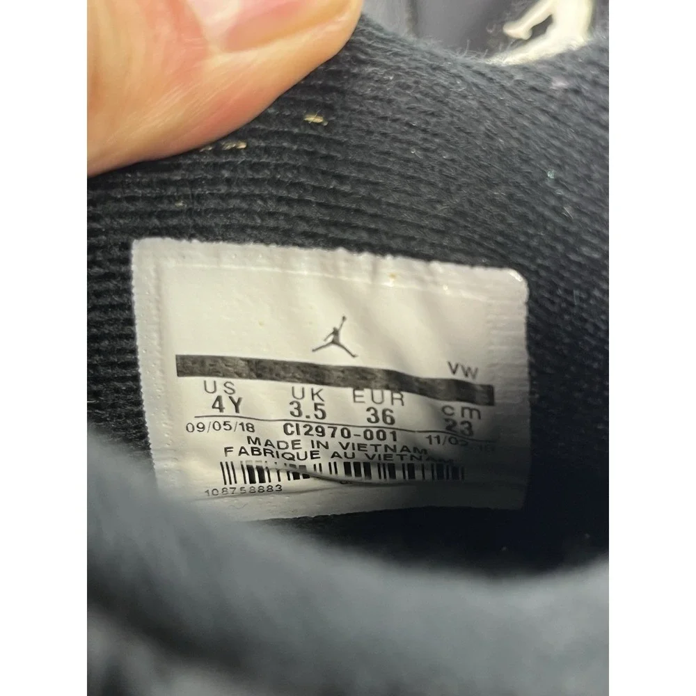 Nike Air Jordan Retro 4 Laser Youth Size 4Y Black Gum SE GS CI2970-001 Sneakers